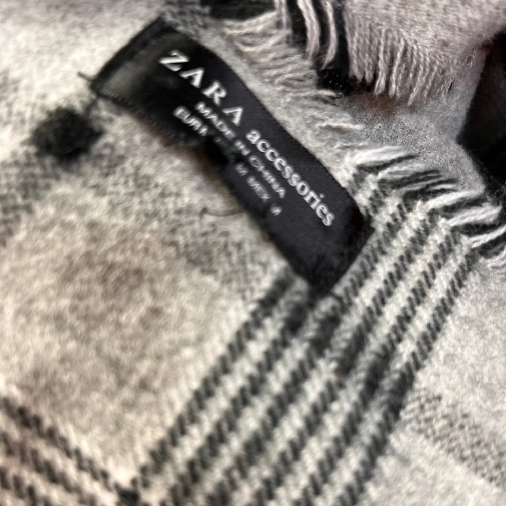 Zara Oversized Plaid Scarf Wrap Gray Black Soft Knit Blanket Scarf